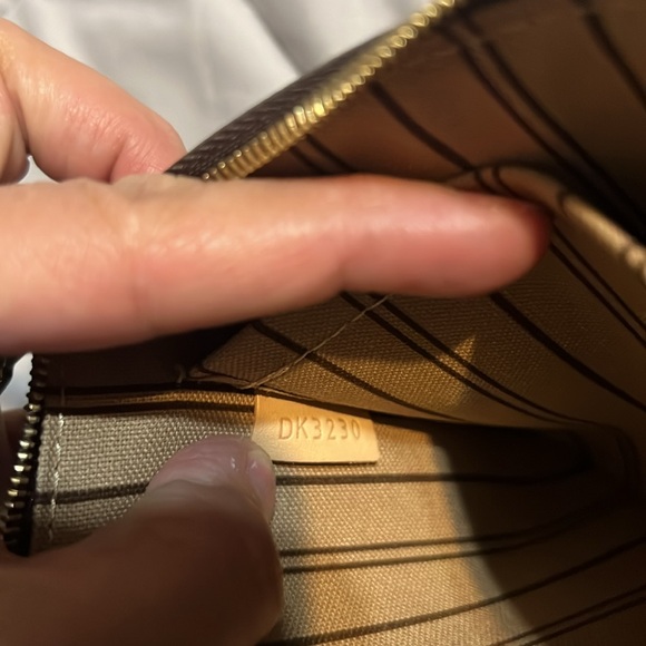 Louis Vuitton Monogram Nevderfull Wristlet - Picture 8 of 8